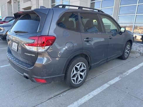 Used 2023 Subaru Forester Premium image 13
