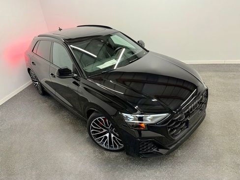 Used 2024 Audi SQ8 Prestige w/ Prestige Package image 2