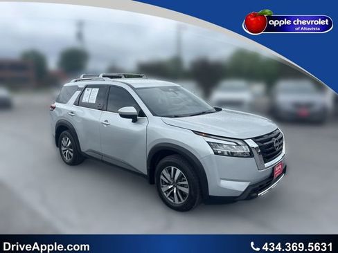 Used 2023 Nissan Pathfinder SL AWD/4WD image 1