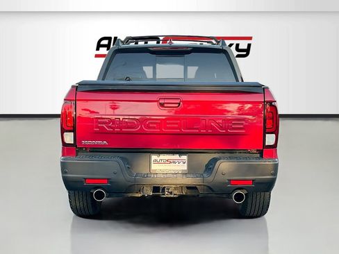 Used 2025 Honda Ridgeline Black Edition image 6