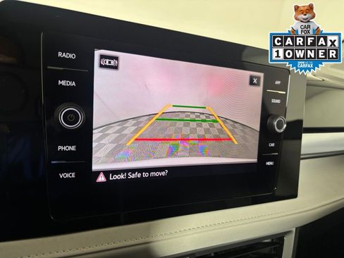 Used 2025 Volkswagen Taos SE image 21