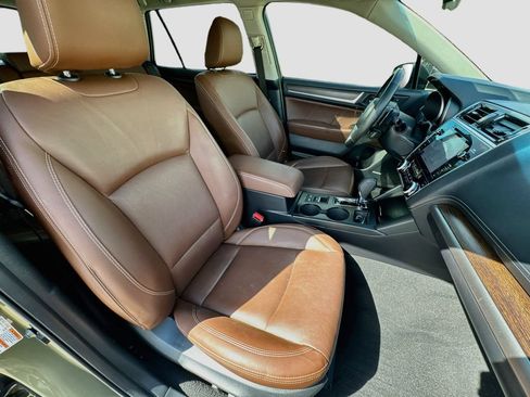 Used 2019 Subaru Outback 2.5i Touring w/ Popular Package #3A AWD/4WD image 36