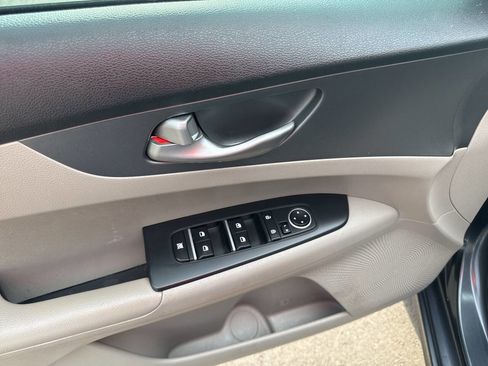 Used 2019 Kia Forte LXS image 23