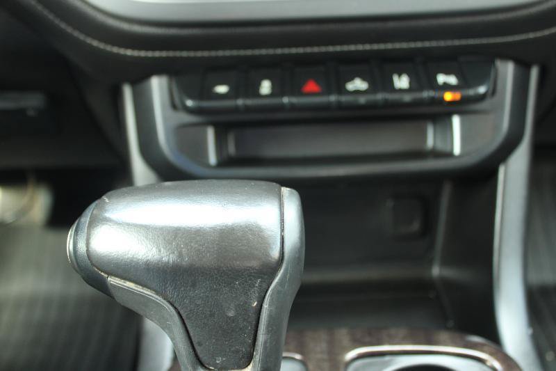 Used 2020 GMC Canyon SLE w/ Driver Alert Package RWD image 17
