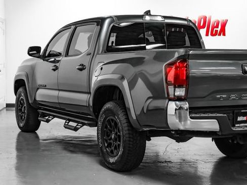 Used 2020 Toyota Tacoma SR5 RWD image 12
