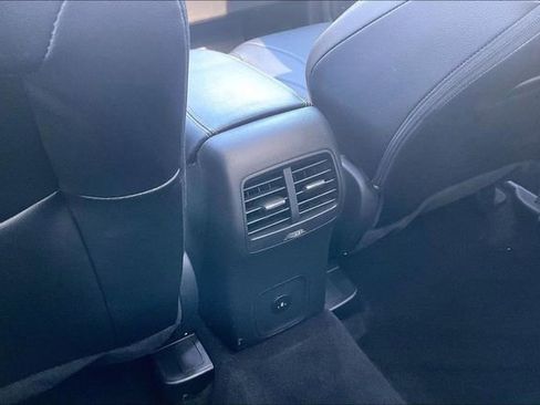 Used 2025 Ford Escape Platinum w/ Premium Technology Package image 10