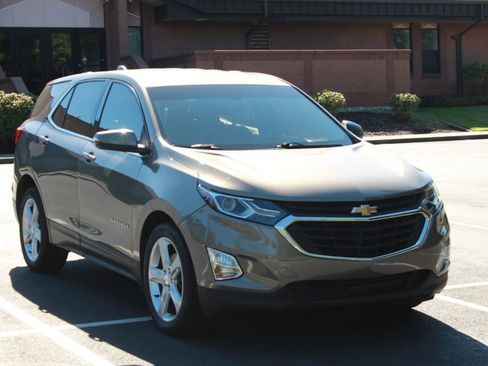 Used 2018 Chevrolet Equinox LT AWD/4WD image 3