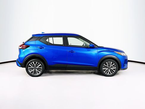 Used 2024 Nissan Kicks SV image 10