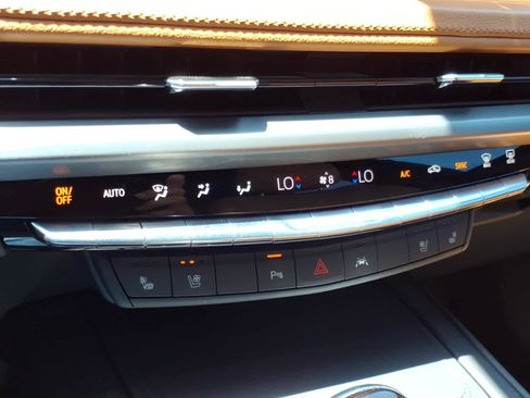 Used 2024 Cadillac XT4 Premium Luxury w/ Technology Package FWD image 22
