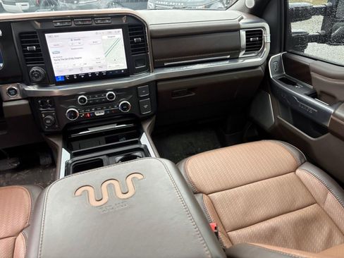 Used 2024 Ford F350 King Ranch w/ FX4 Off-Road Package image 34
