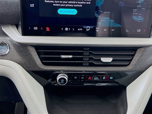 New 2026 Ford Explorer Platinum image 9