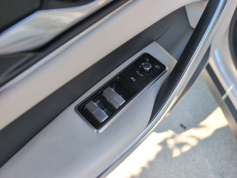 Used 2022 Jaguar F-PACE SVR AWD/4WD image 14
