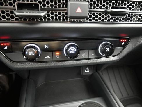 Used 2025 Honda HR-V Sport image 18