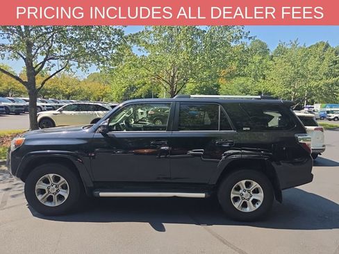 Used 2020 Toyota 4Runner SR5 AWD/4WD image 4