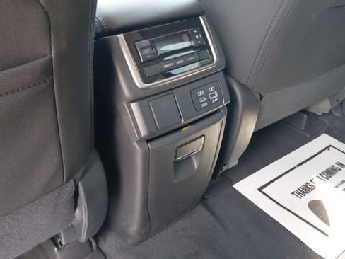 Used 2025 Subaru Ascent Premium AWD/4WD image 25
