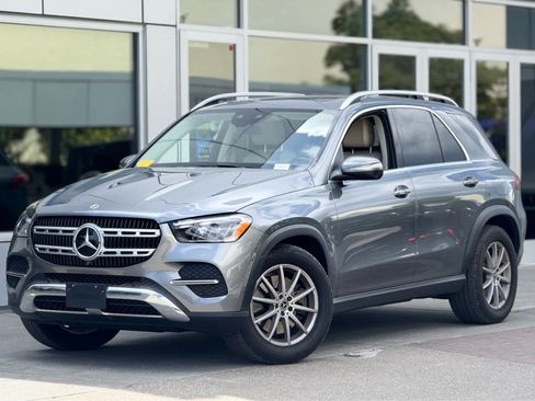 Used 2024 Mercedes-Benz GLE 450e 4MATIC image 2