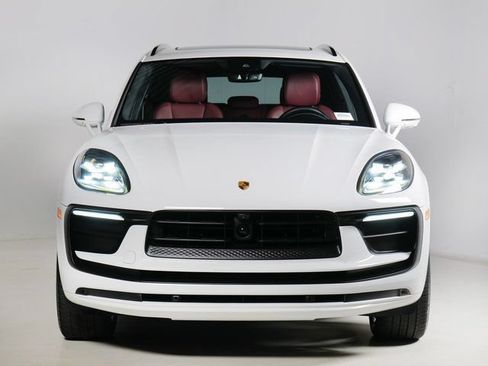 Certified 2023 Porsche Macan AWD/4WD image 6