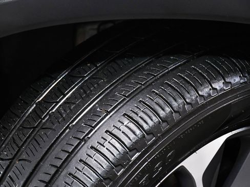 Used 2022 Mercedes-Benz GLE 350 4MATIC w/ Premium Package image 95