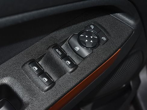 Used 2022 Ford EcoSport SE w/ SE Convenience Package image 5