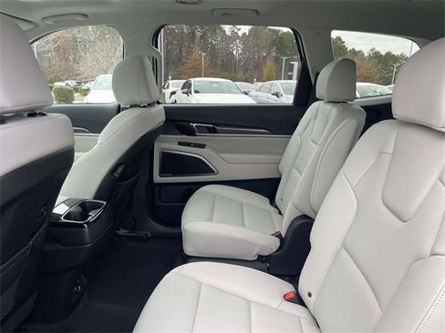 New 2025 Kia Telluride S image 22