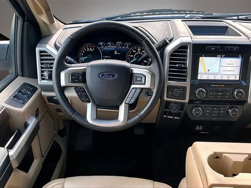 Used 2016 Ford F150 Lariat w/ Trailer Tow Package image 9