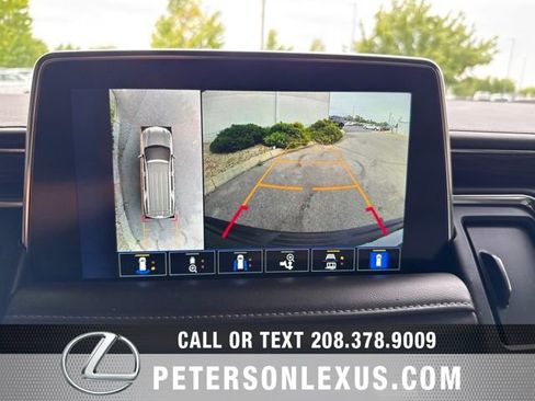 Used 2022 Chevrolet Suburban Z71 w/ Z71 Off-Road Package AWD/4WD image 18