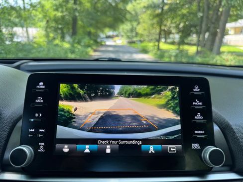 Used 2019 Honda Accord Touring image 21