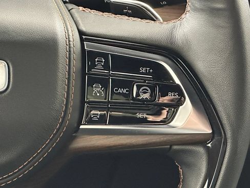 Used 2023 Jeep Grand Cherokee L Summit w/ Advanced Protech Group IV AWD/4WD image 32