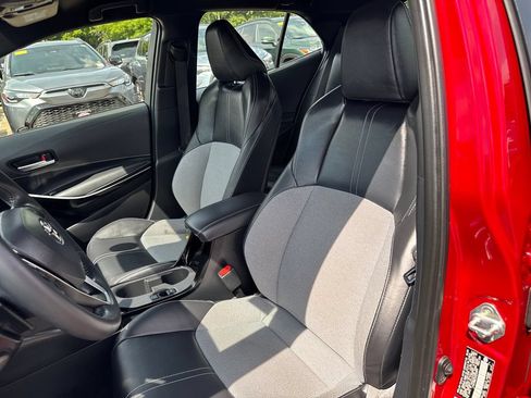 Used 2025 Toyota Corolla XSE FWD image 15