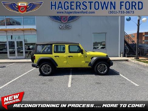 Used 2022 Jeep Wrangler Unlimited Sport AWD/4WD image 1