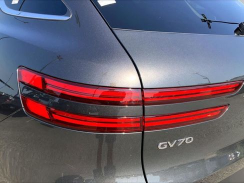 Used 2025 Genesis GV70 2.5T AWD/4WD image 26