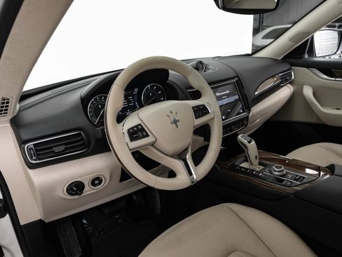 Used 2022 Maserati Levante GT image 2