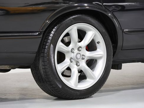 Used 1998 Jaguar XJ8 RWD image 33