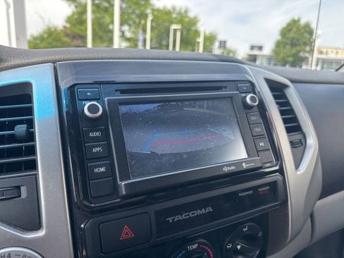 Used 2015 Toyota Tacoma 4x4 Double Cab w/ TRD Sport Package image 41