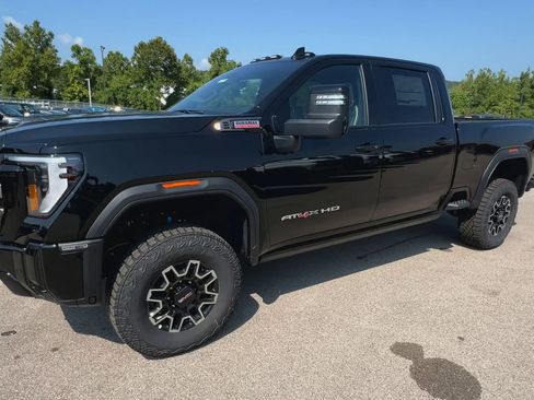 New 2025 GMC Sierra 2500 AT4X image 40