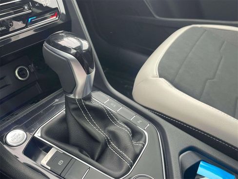 New 2026 Volkswagen Taos SE image 28