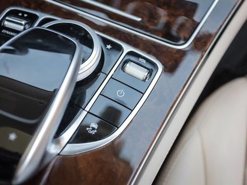 Used 2016 Mercedes-Benz GLC 300 4MATIC image 40