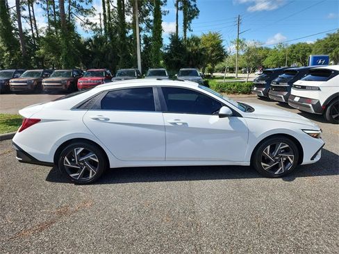 New 2025 Hyundai Elantra Limited image 2