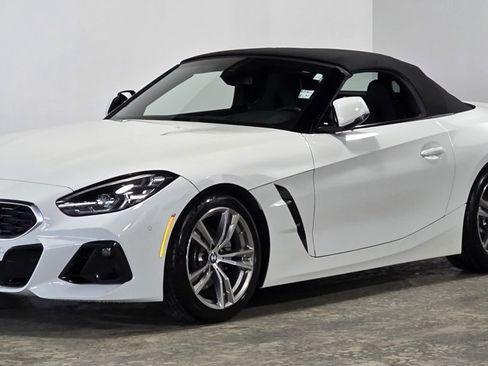 Used 2025 BMW Z4 sDrive30i image 3
