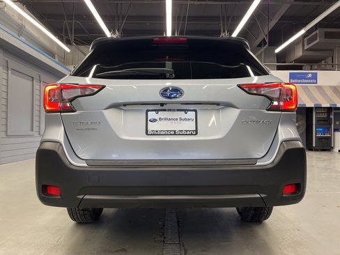 Certified 2025 Subaru Outback Premium w/ Popular Package #1A image 6