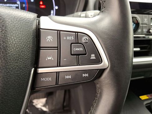 Certified 2024 Toyota Grand Highlander XLE image 18