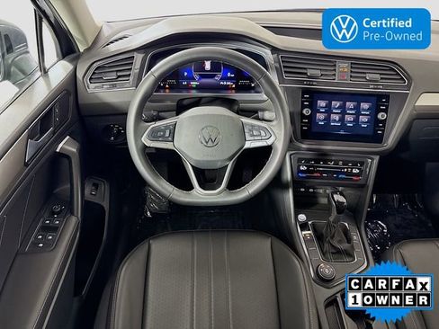 Used 2024 Volkswagen Tiguan SE image 23