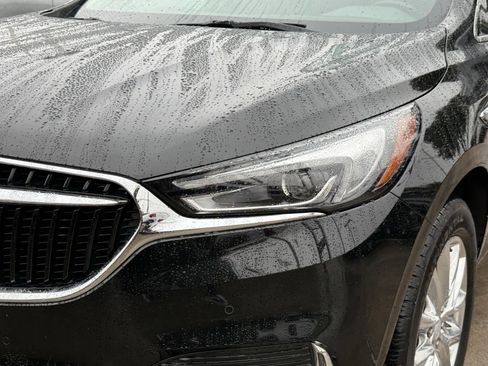 Used 2019 Buick Enclave Premium image 11