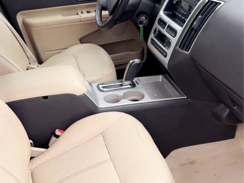 Used 2010 Ford Edge SEL AWD/4WD image 8