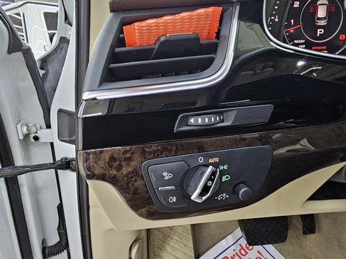 Used 2017 Audi Q7 3.0T Premium Plus image 38