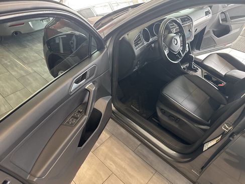 Used 2019 Volkswagen Tiguan SE image 15