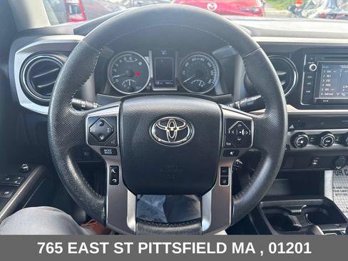 Used 2018 Toyota Tacoma SR5 AWD/4WD image 21
