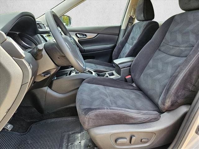 Used 2016 Nissan Rogue SV AWD/4WD image 15
