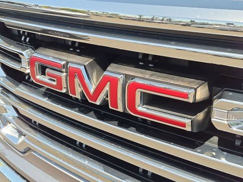 Used 2022 GMC Sierra 1500 SLT w/ SLT Premium Plus Package RWD image 32