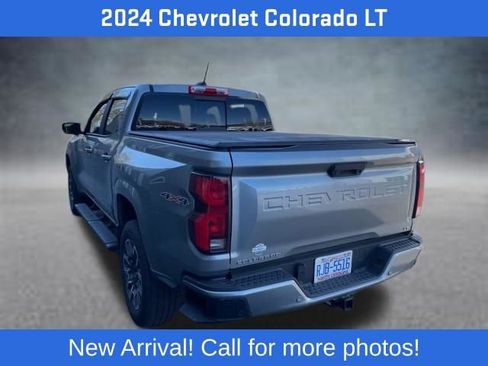 Used 2024 Chevrolet Colorado LT w/ LT Convenience Package III AWD/4WD image 2